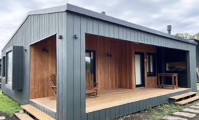 Casa en chapa a estrenar a dos cuadras de Cruz del Sur - Landhouses Casa Molino - HOLA SUR